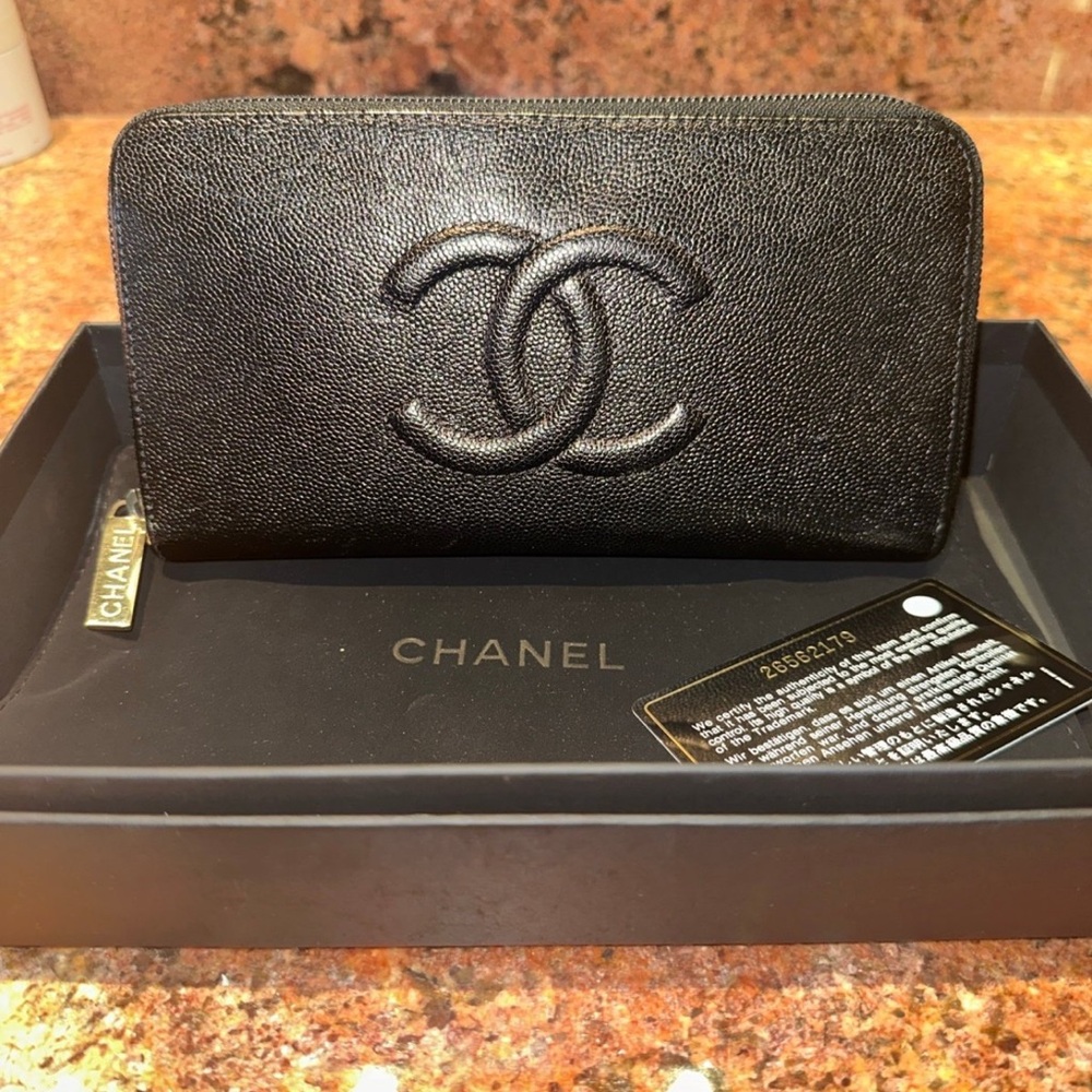 Chanel long caviar zippy wallet